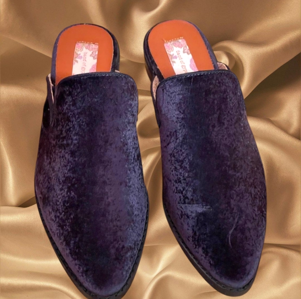 LIKE NEW BAND OF GYPSIES SKIPPER MIDNIGHT BLUE VELVET LOAFER MULE SIZE 8.5
